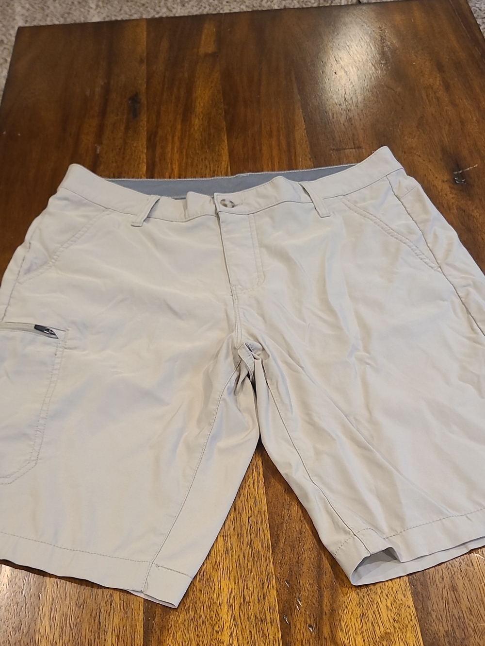 Eddie Bauer Rainier Tech Stretch Hiking Cargo Shorts Mens 32  Tan